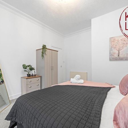 Bute Apartment By Klass Living Coatbridge Exteriör bild