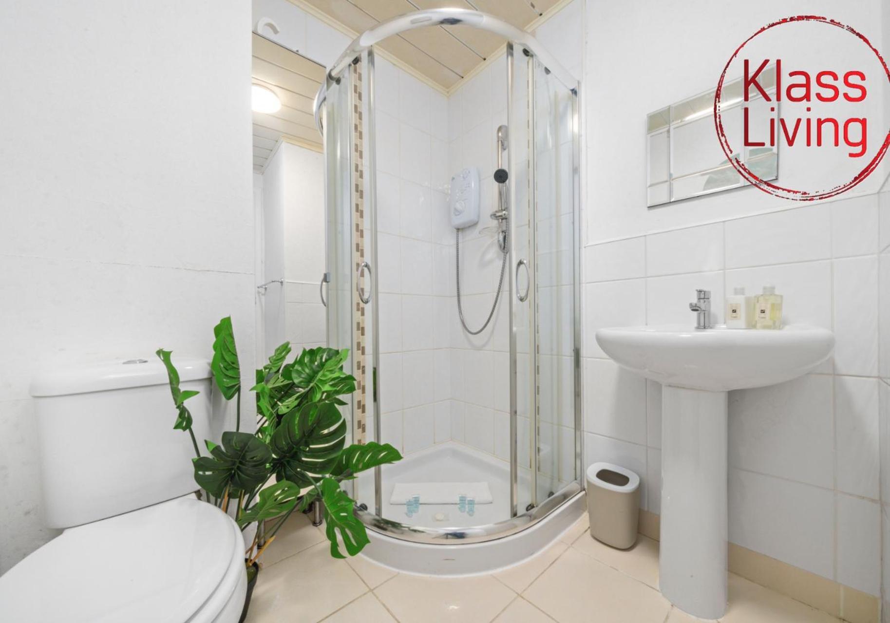 Bute Apartment By Klass Living Coatbridge Exteriör bild